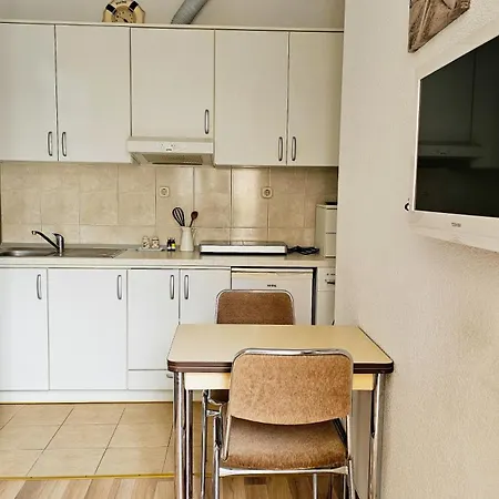 One-bedroom Apartment, 10min From The Center * Makarska