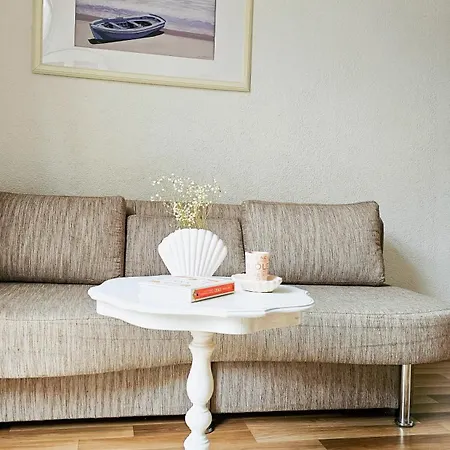 One-bedroom Apartment, 10min From The Center * Makarska