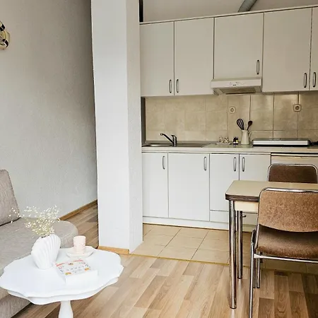 One-bedroom Apartment, 10min From The Center Makarska