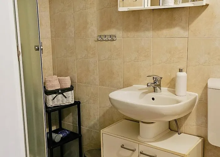 Apartment One-bedroom Apartment, 10min From The Center *